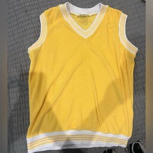 Cool yellow terrycloth shirt! 💛⭐️